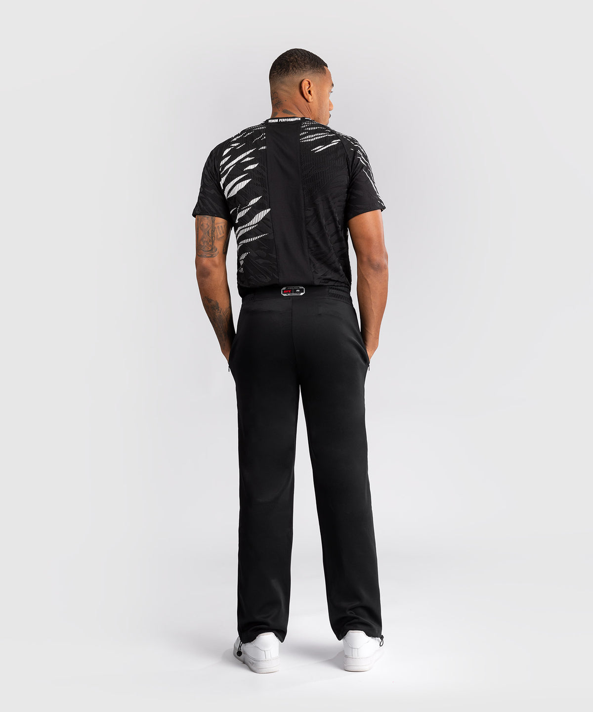 UFC Fusion by Venum Authentic Fight Night Pantaloni a Gamba Dritta per Uomo - Nero
