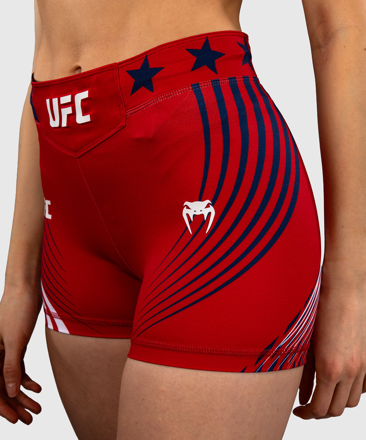 Official UFC Freedom 250 by Venum Authentic Short Vale Tudo coupe courte pour femme - Rouge