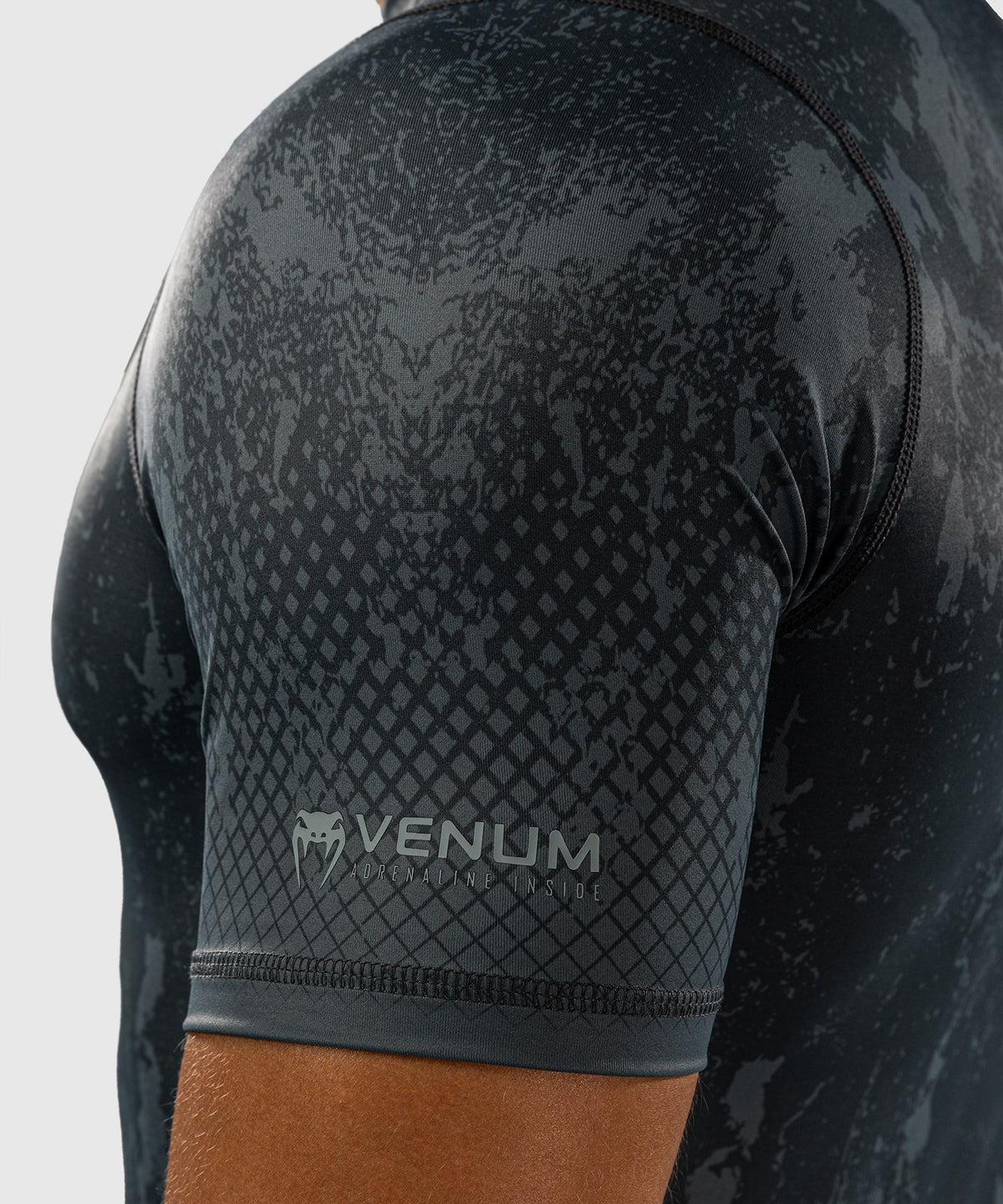 Venum x Batman Kurzarm-Rashguard - Grau