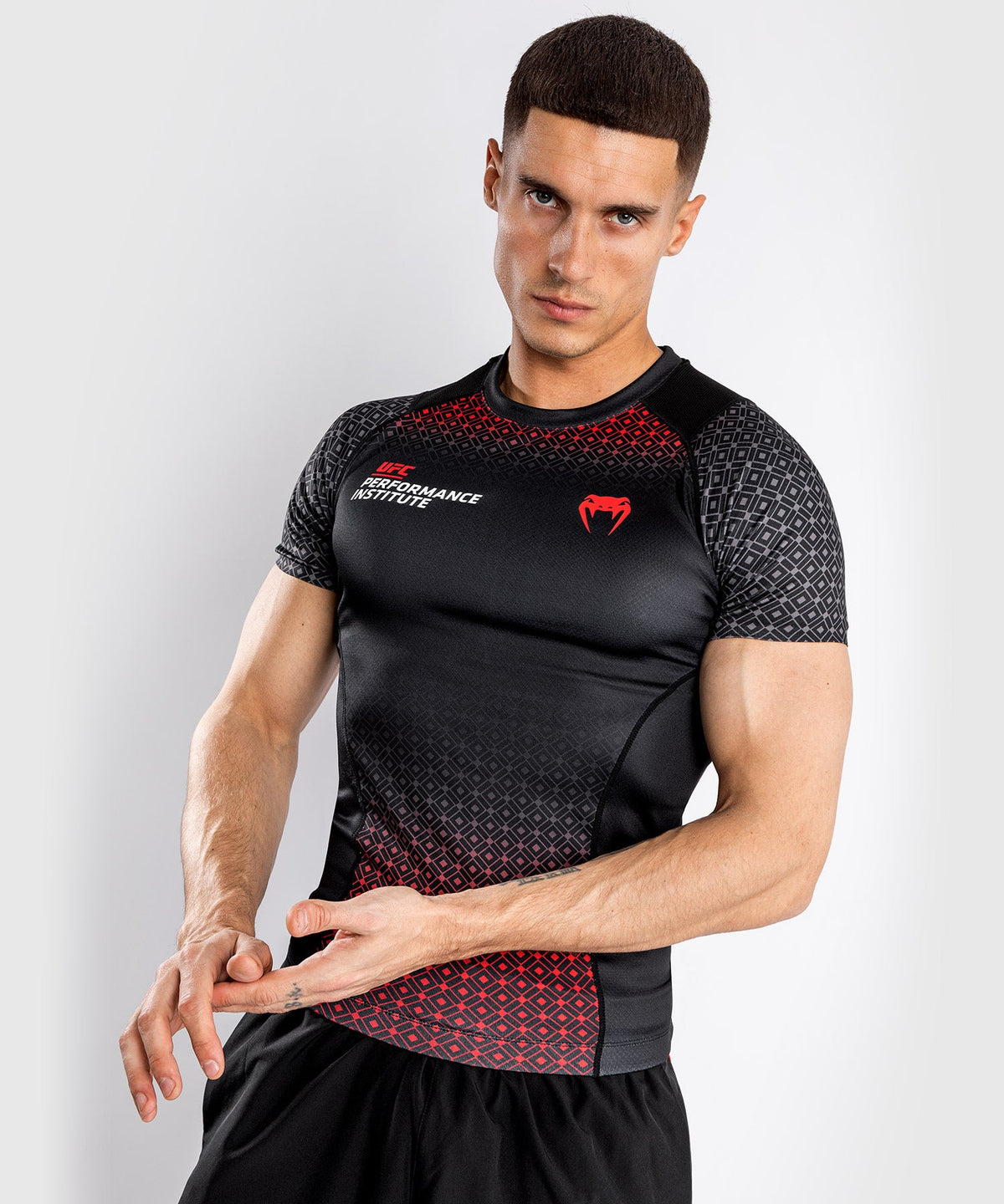 T-Shirt de Compression UFC Venum Performance Institute - Manches Courtes - Noir/Rouge