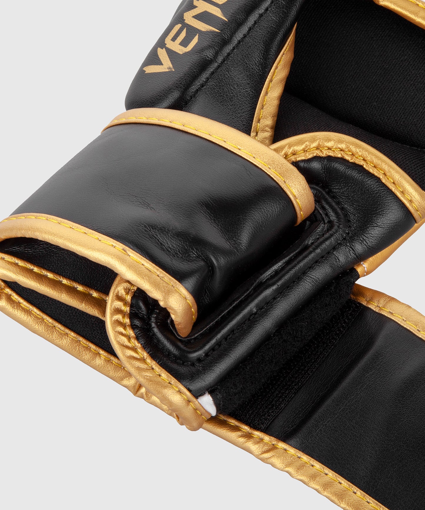 Venum Challenger 3.0 Guanti da sparring MMA - Bianco/Nero/Oro