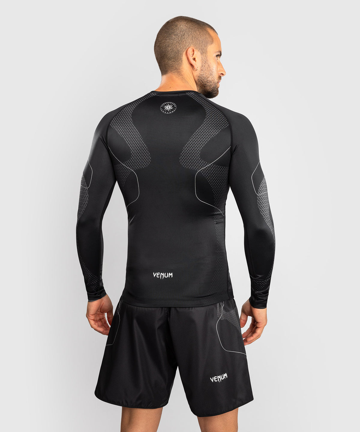 Venum Nexus Long Sleeve Rashguard - Black/Silver