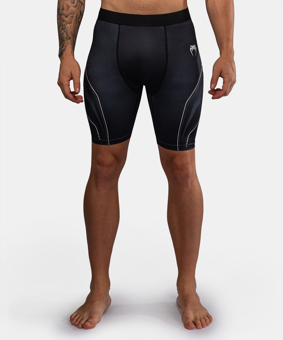 Venum Streamline Pantaloncini a Compressione – Nero/Bianco