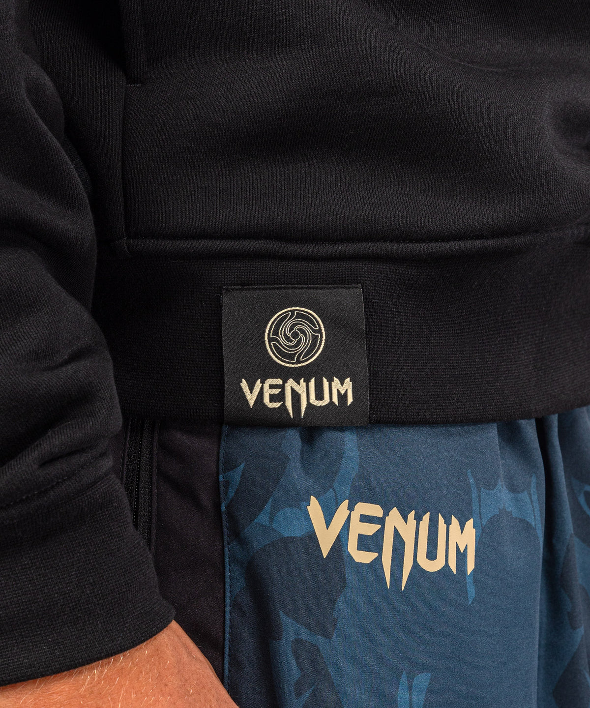 Jujutsu Kaisen x Venum Fushiguro Hoodie – Ozeangrün