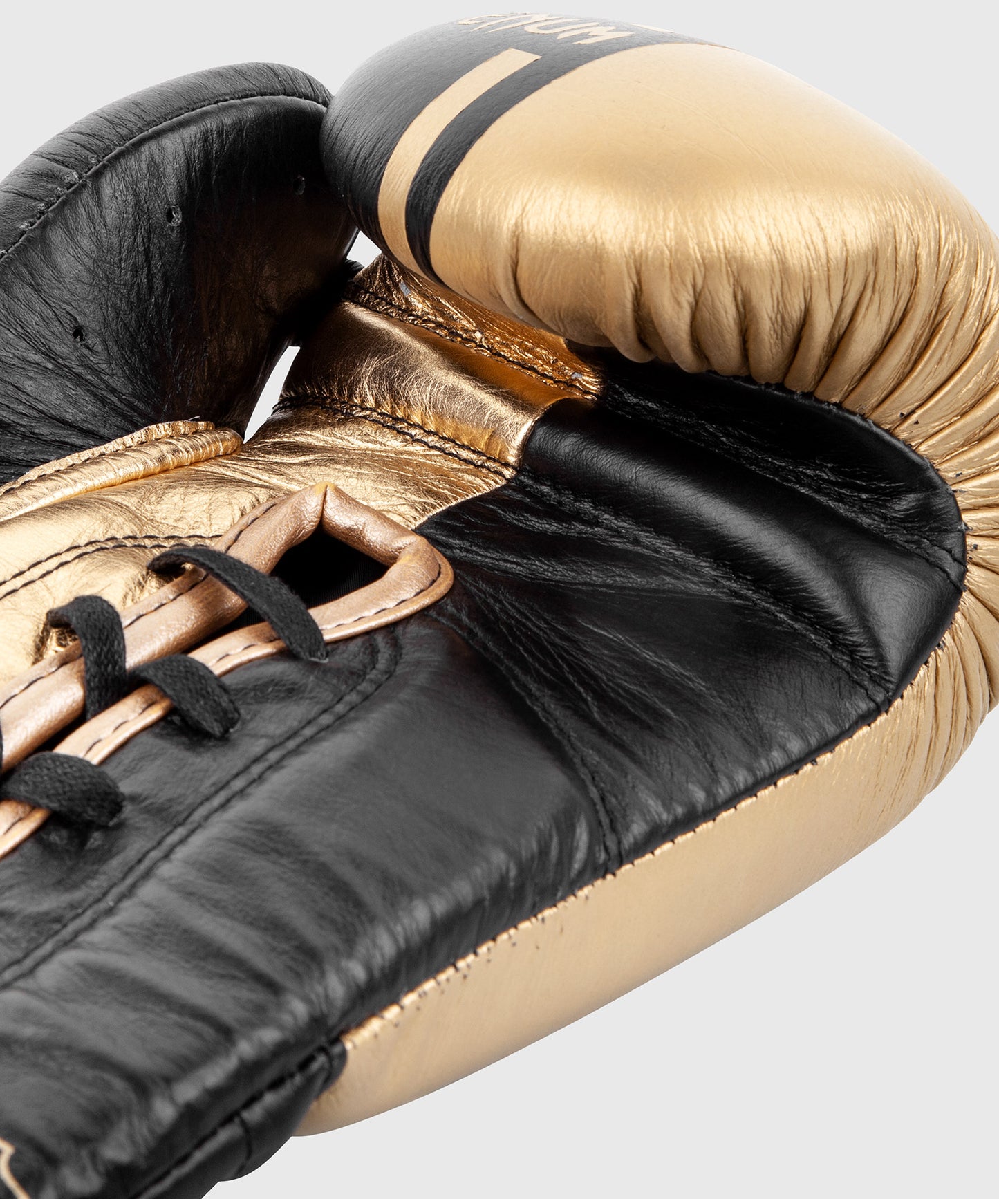 Guantoni da boxe professionali Venum Shield con lacci - Nero/Oro