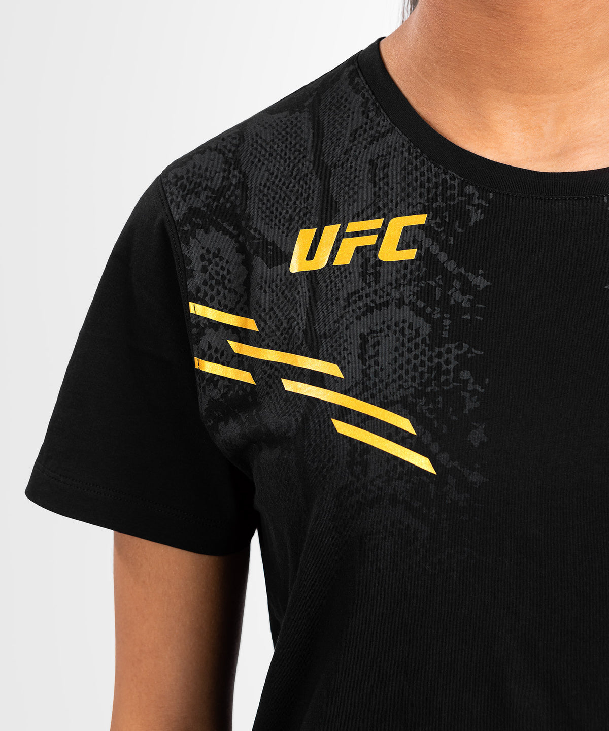 UFC Adrenaline by Venum Replica Kurzärmeliges Frauen-T-Shirt - Champion