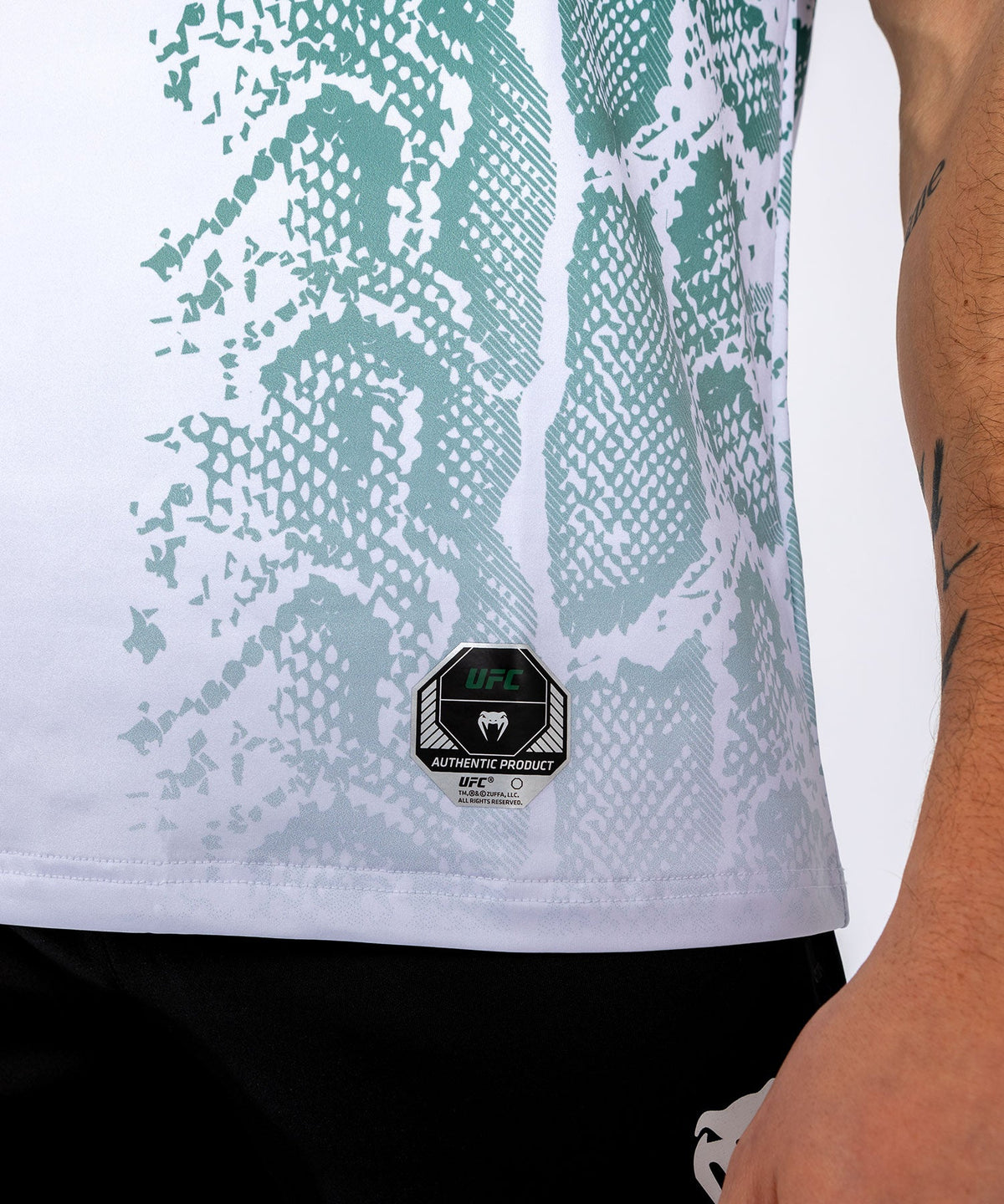 T-shirt Technique pour Hommes UFC Adrenaline by Venum Authentic Fight Night - Emerald Edition - Blanc/Vert