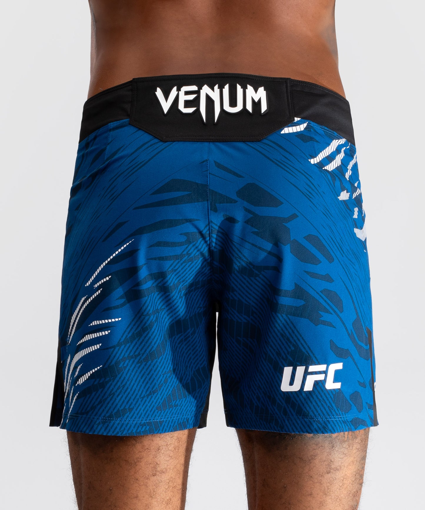 UFC Fusion by Venum Authentic Fight Night Shorts da Lotta per Uomo - Fit Corto - Blu