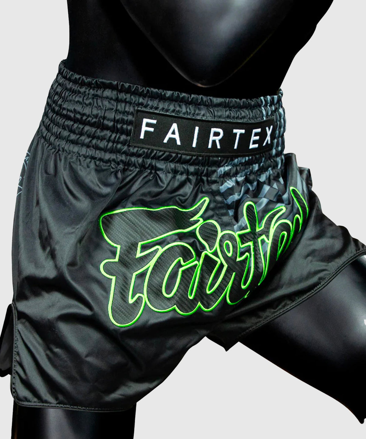 Fairtex Racer Pantaloncini da Muay Thai - Nero/Verde