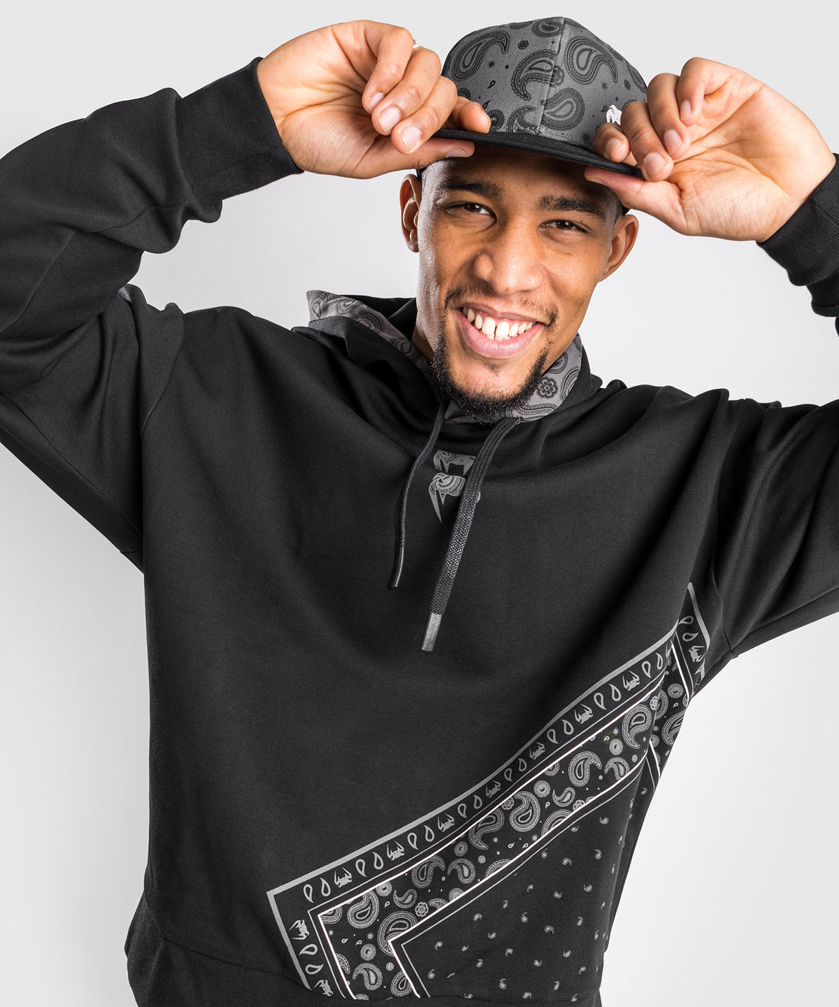 Sweatshirt à Capuche XL Venum Cali 34 - Oversize- Noir