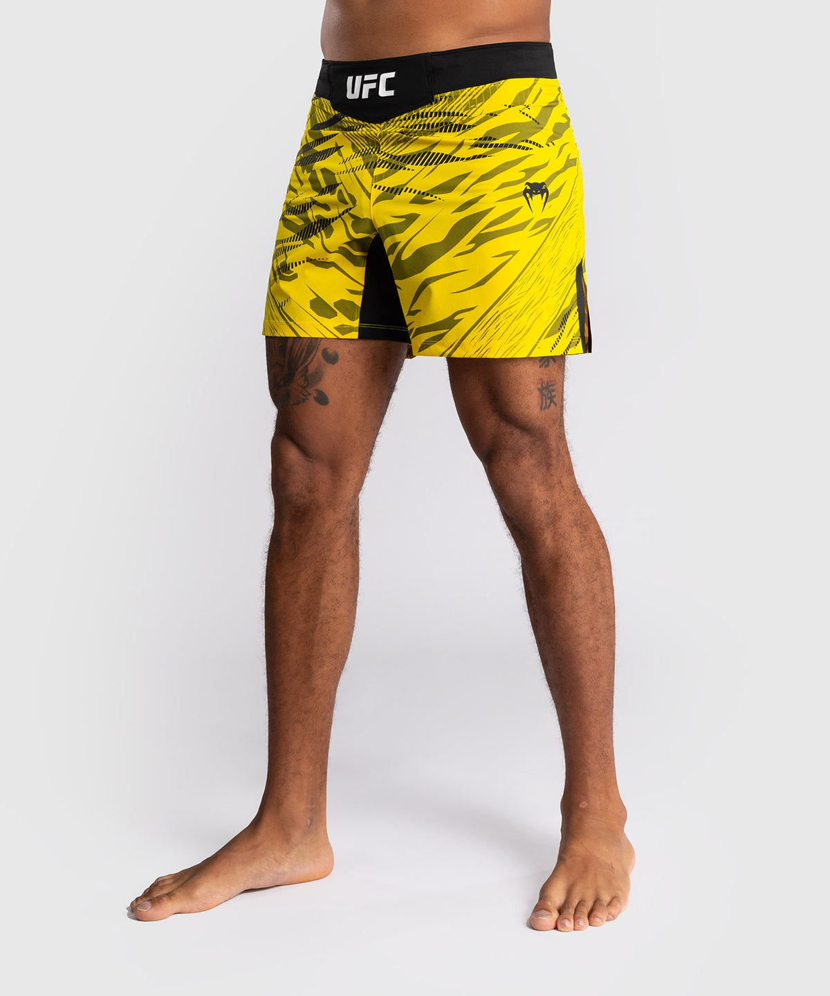 UFC Fusion by Venum Authentic Fight Night Herren Fight Short - Short Fit - Gelb