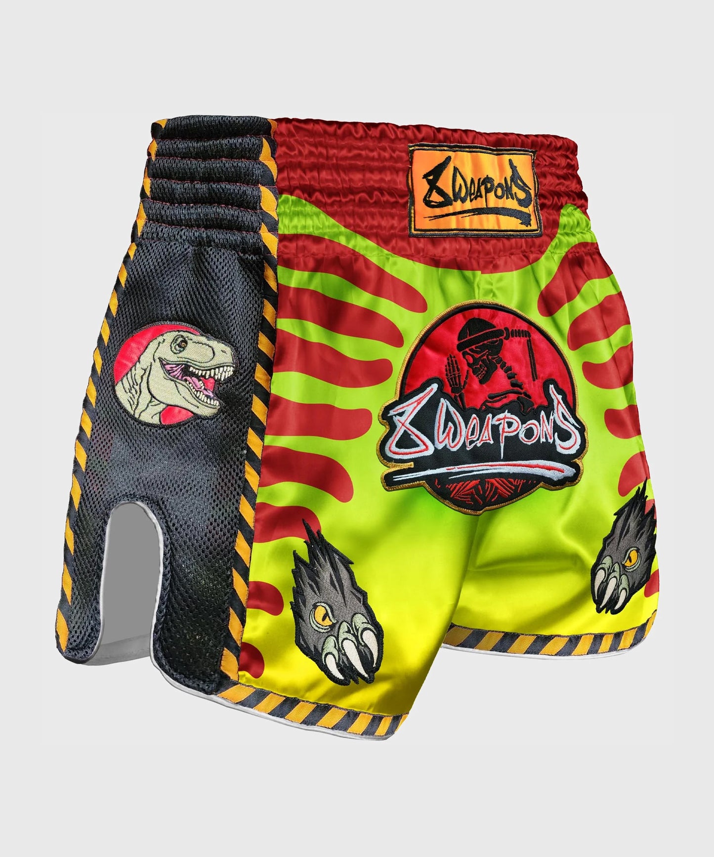 8 Weapons Jurassic Muay Thai Shorts - Grün/Rot