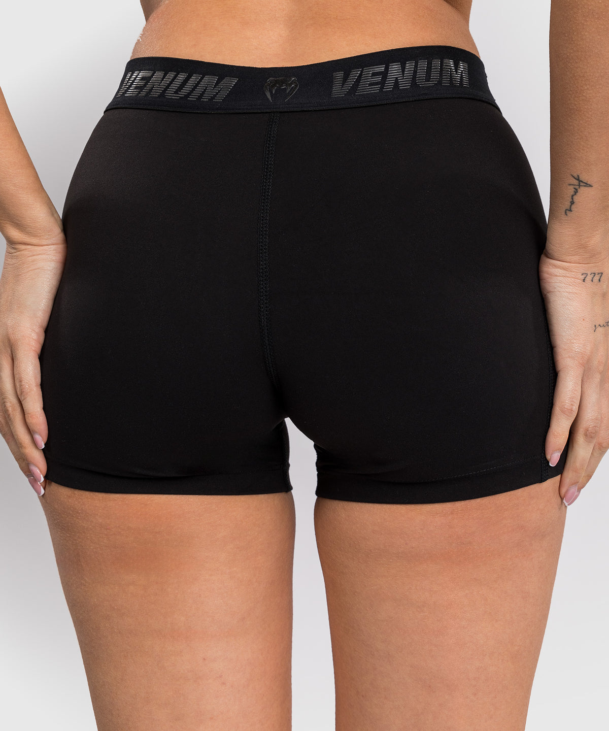 Short Venum Elevate pour Femmes Vale Tudo - Noir