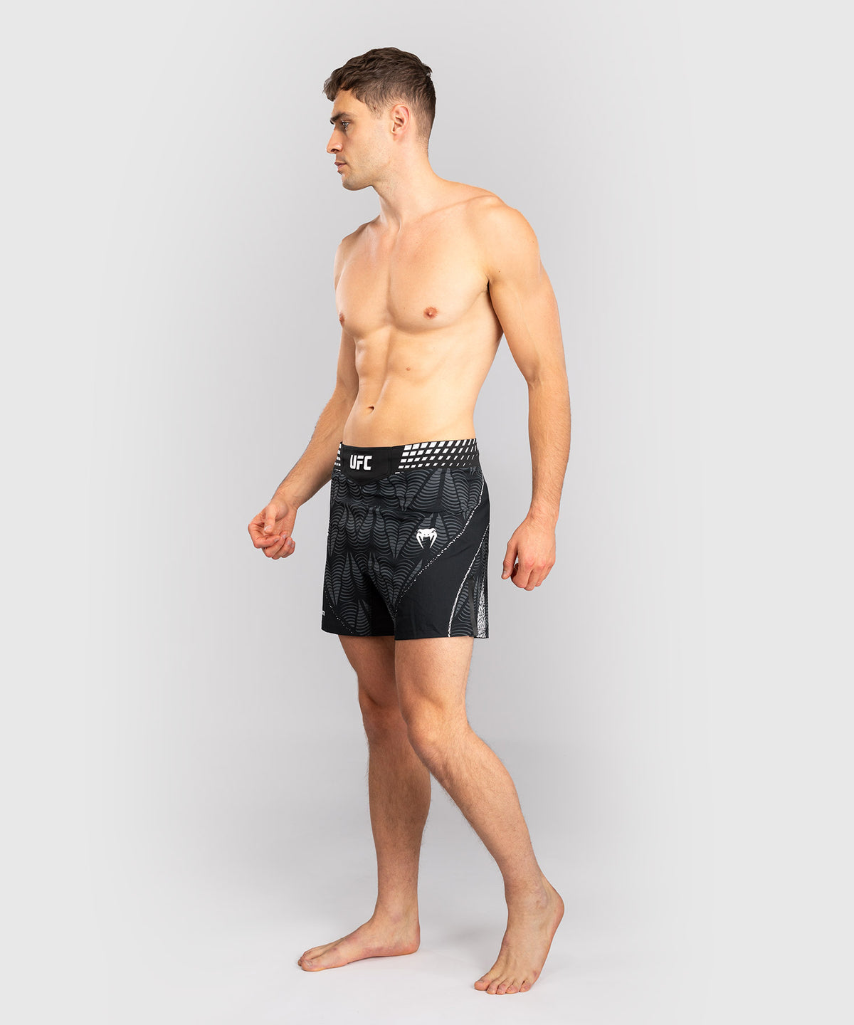 UFC Zenith by Venum Authentic Fight Night Short de pelea ajuste corto Hombre - Negro