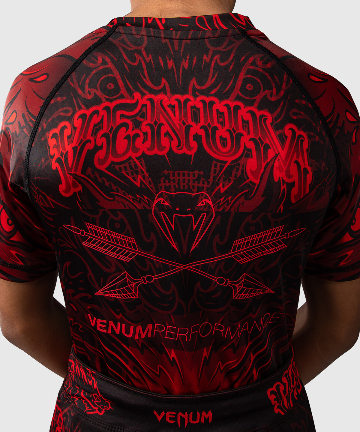 Rashguard à Manches Courtes Pour Enfants Venum Wolf Atak – Noir/Rouge