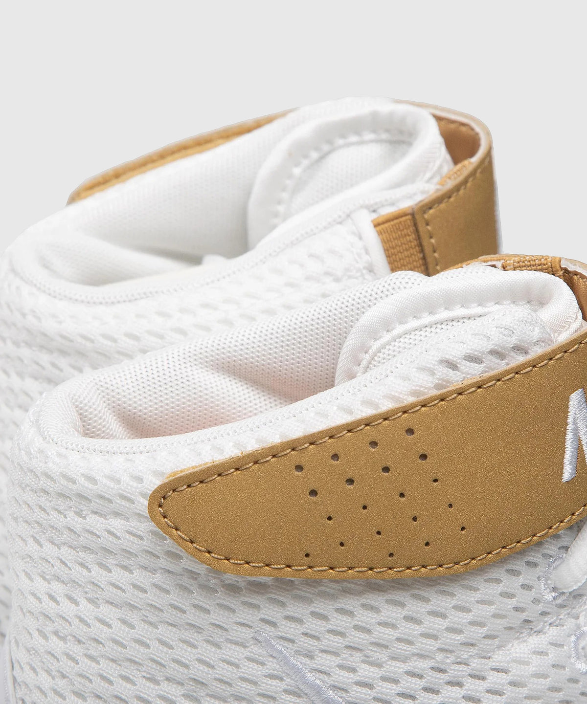 Nike Inflict 3 Calzado de Lucha - Blanco/Oro