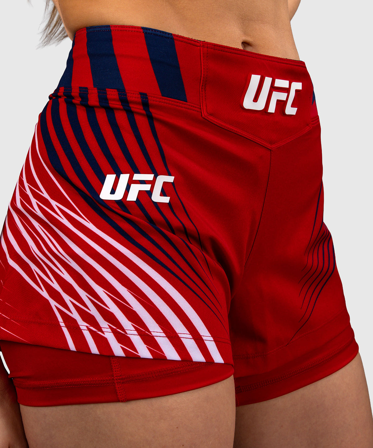Official UFC Freedom 250 by Venum Authentic Fight Night Fight Shorts für Damen - Rot