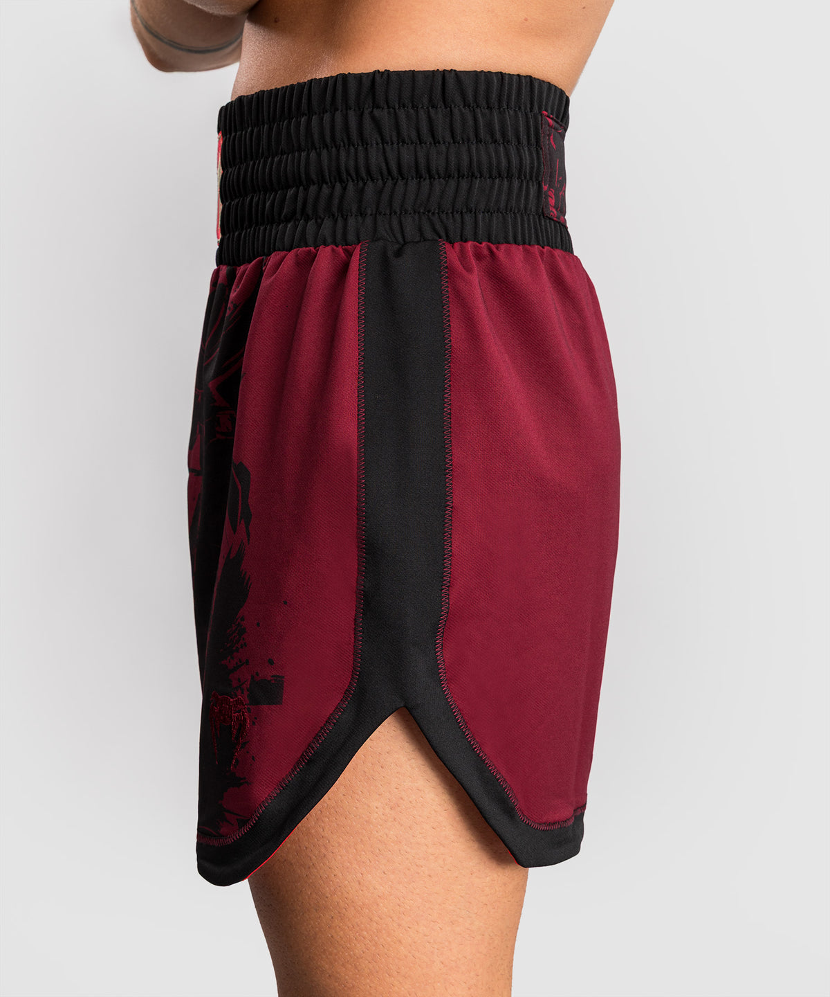 Short de Boxe pour Hommes Venum x Assassin’s Creed Shadows - Bordeaux/Noir