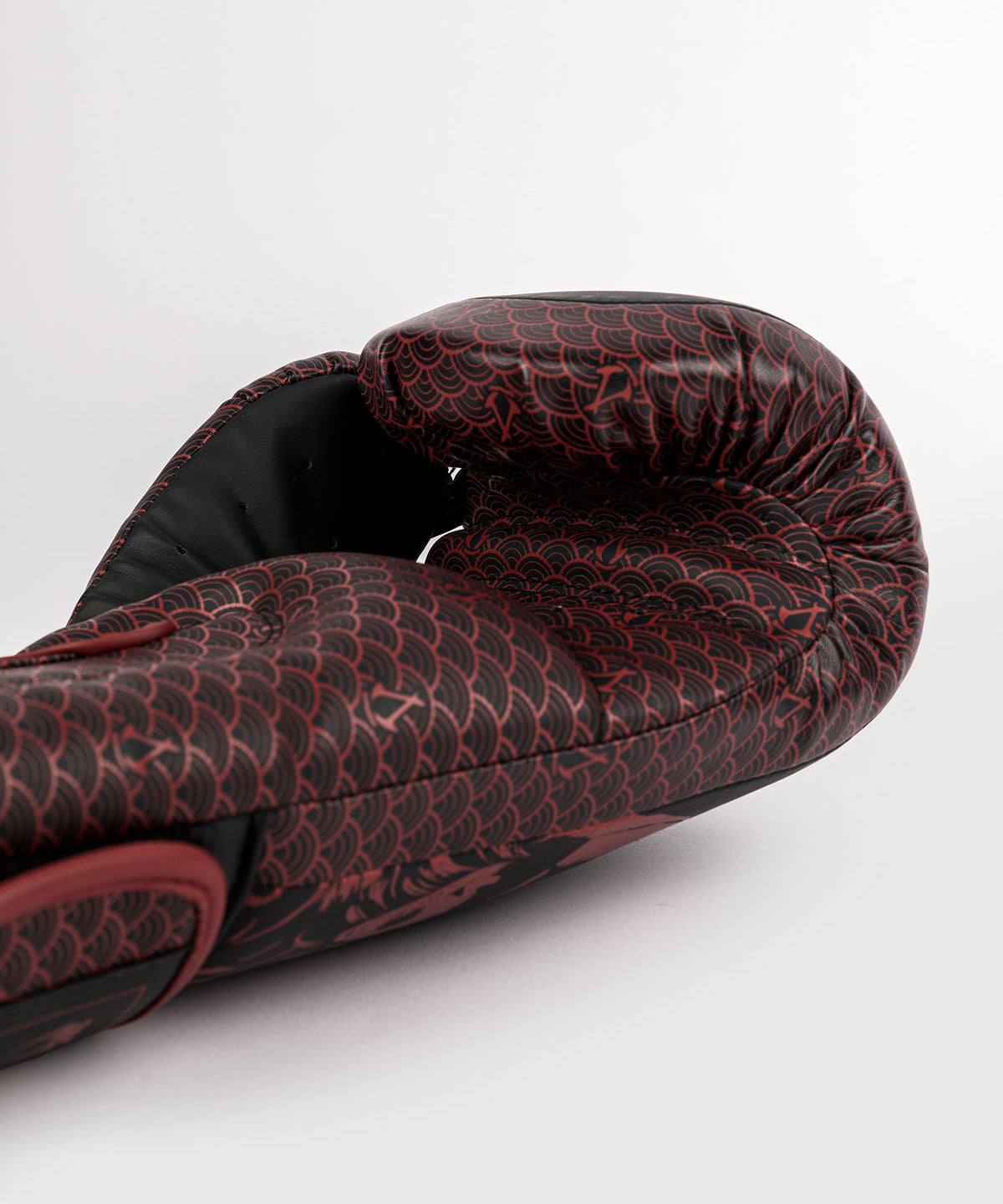 Venum x Assassin's Creed Shadows Boxing Gloves - Burgundy/Black