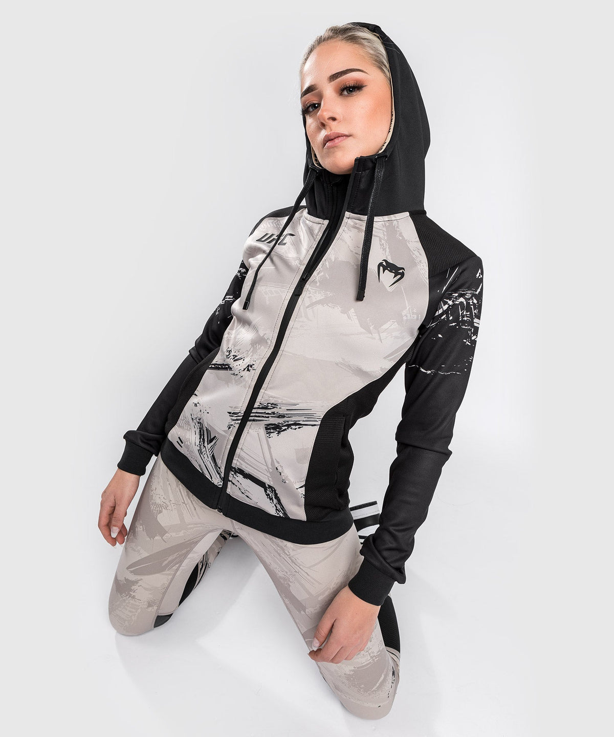 Venum Authentic Fight Week 2.0 UFC Women's Zipper Sweatshirt - Schwarz/Sand