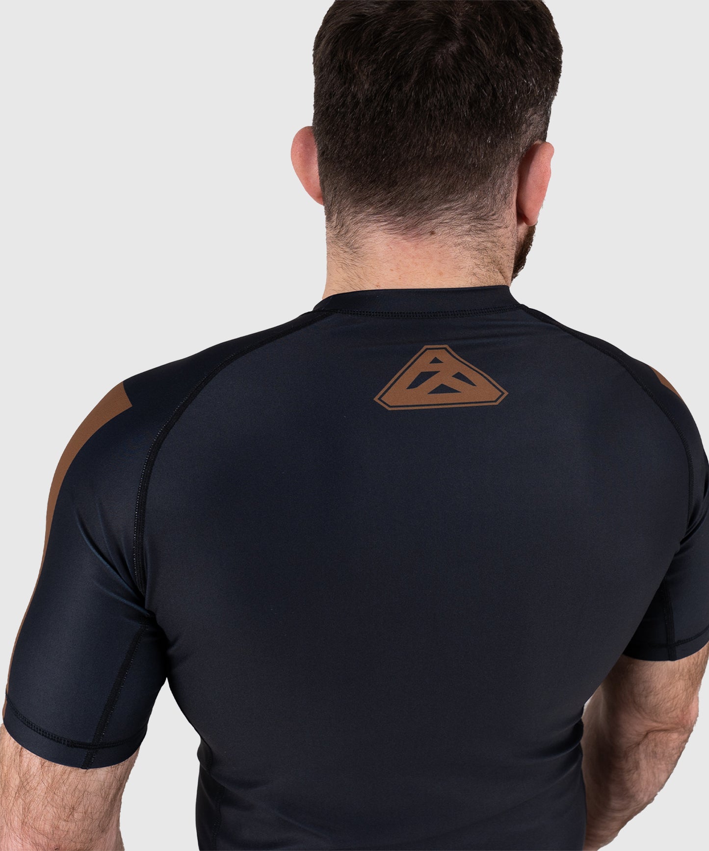 Scramble Ranked Rashguard a Maniche Corte - Marrone