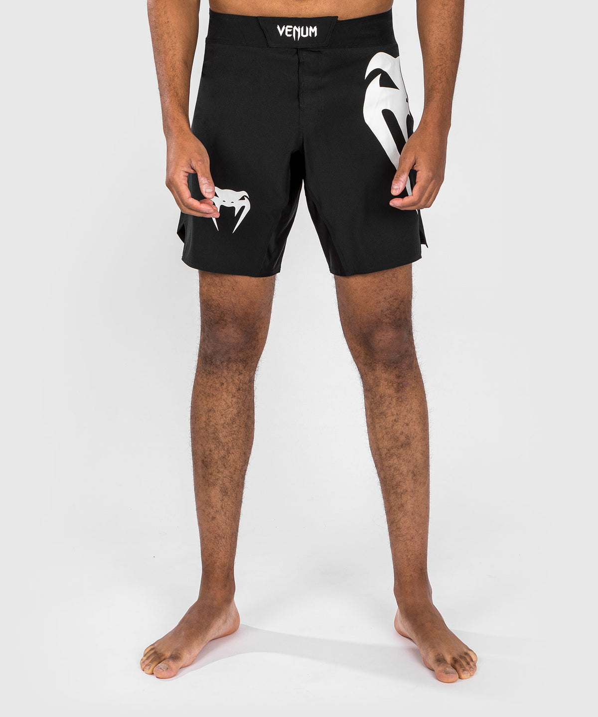 Venum Light 5.0 Pantaloncini da combattimento - Nero/Bianco