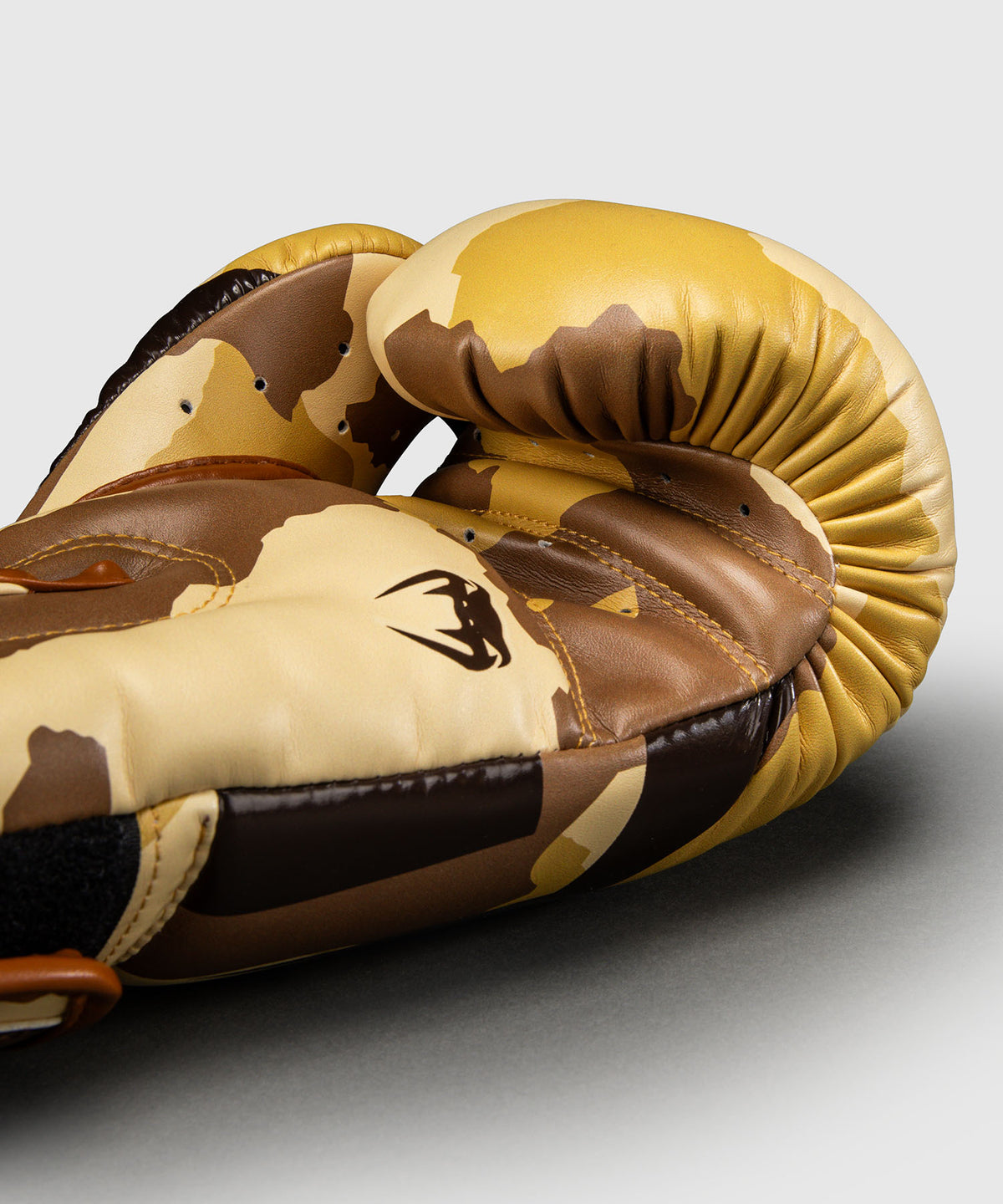 Venum Elite Camo Boxing Gloves - Light Beige/Brown
