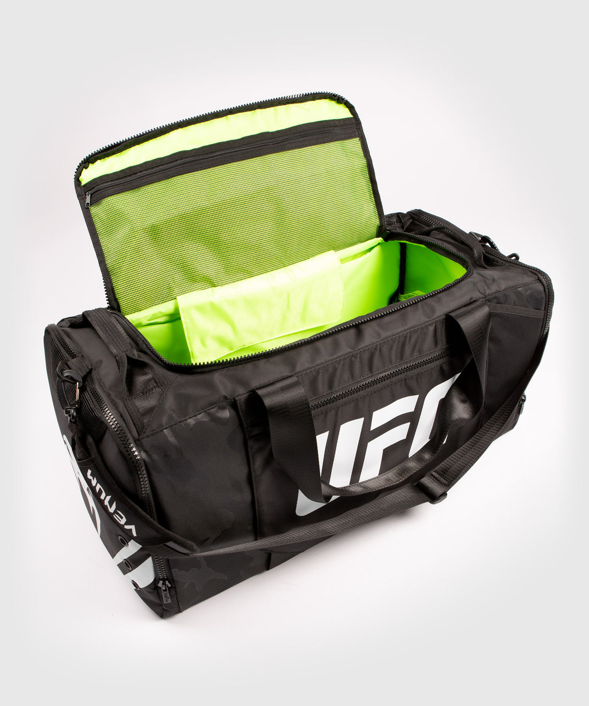 UFC Venum Authentic Fight Week Ausrüstungstasche