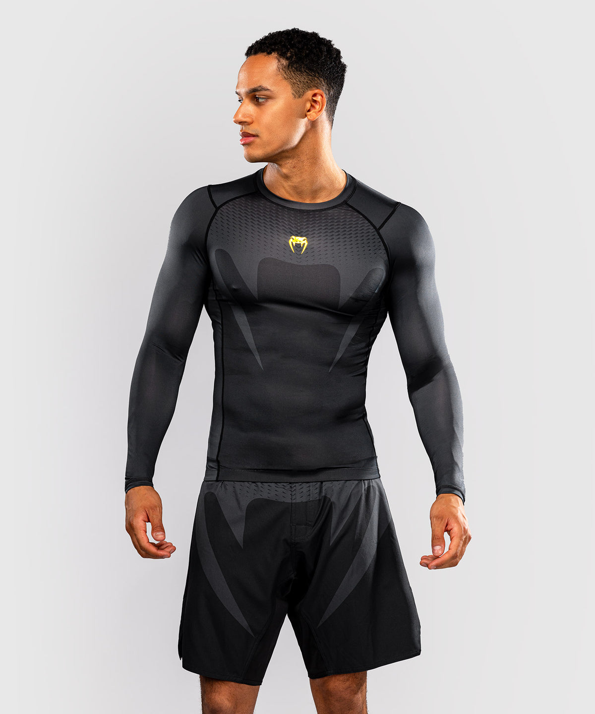 Venum Attack Rashguard de manga larga - Negro/Dorado
