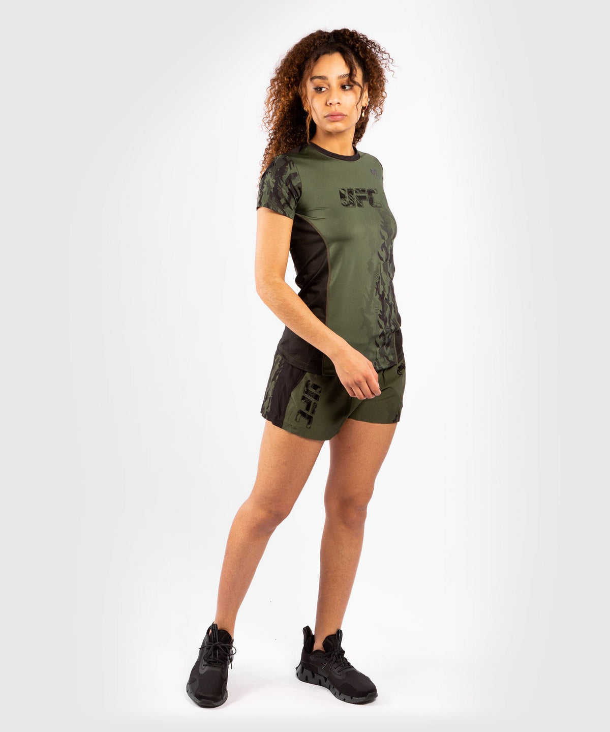 Women's UFC Venum Authentic Fight Week Technisches T-Shirt mit kurzen Ärmeln - Khaki