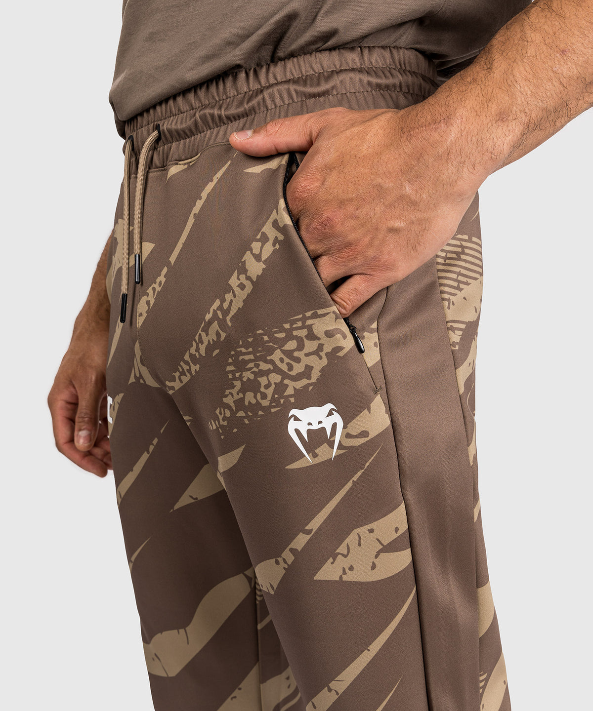 UFC Adrenaline by Venum Fight Week Herrenhose - Desert Camo