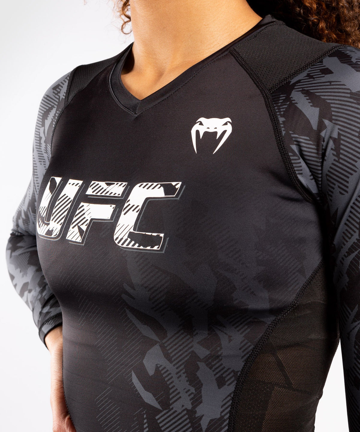 T-shirt de compression Manches longues Femme UFC Venum Authentic Fight Week - Noir