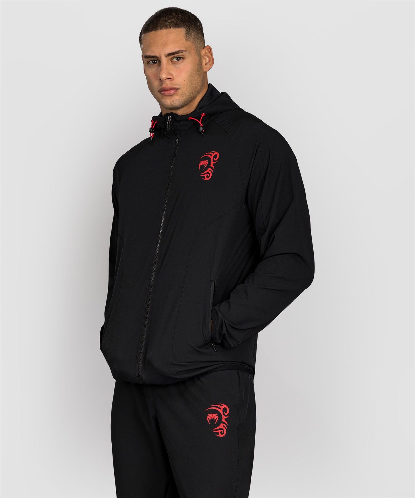 Veste de Survêtement Venum x Mike Tyson Tiger - Noir Profond/Rouge Intense