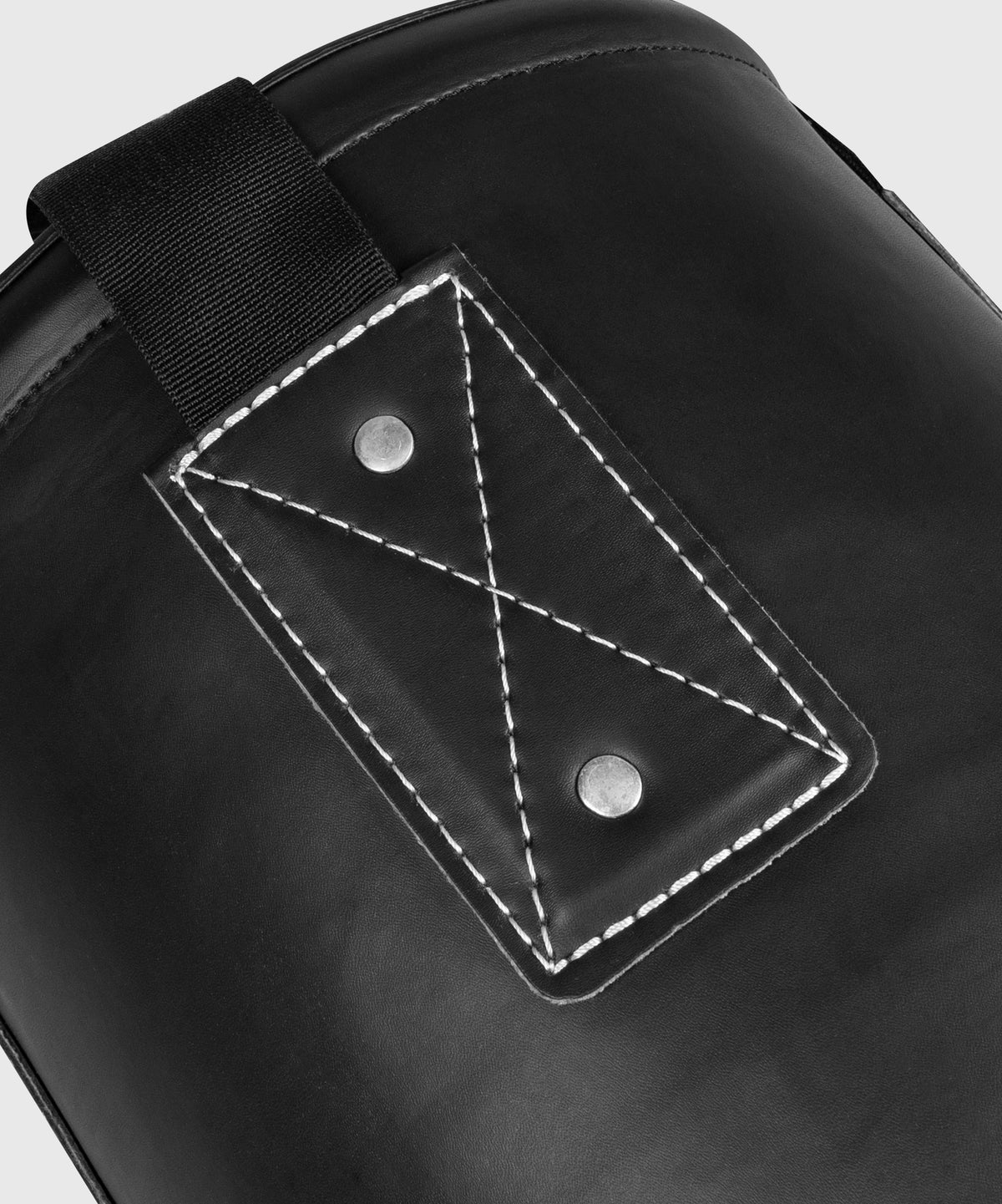 Venum Origins Saco de Boxeo - Negro/Blanco (soporte de techo incluido)