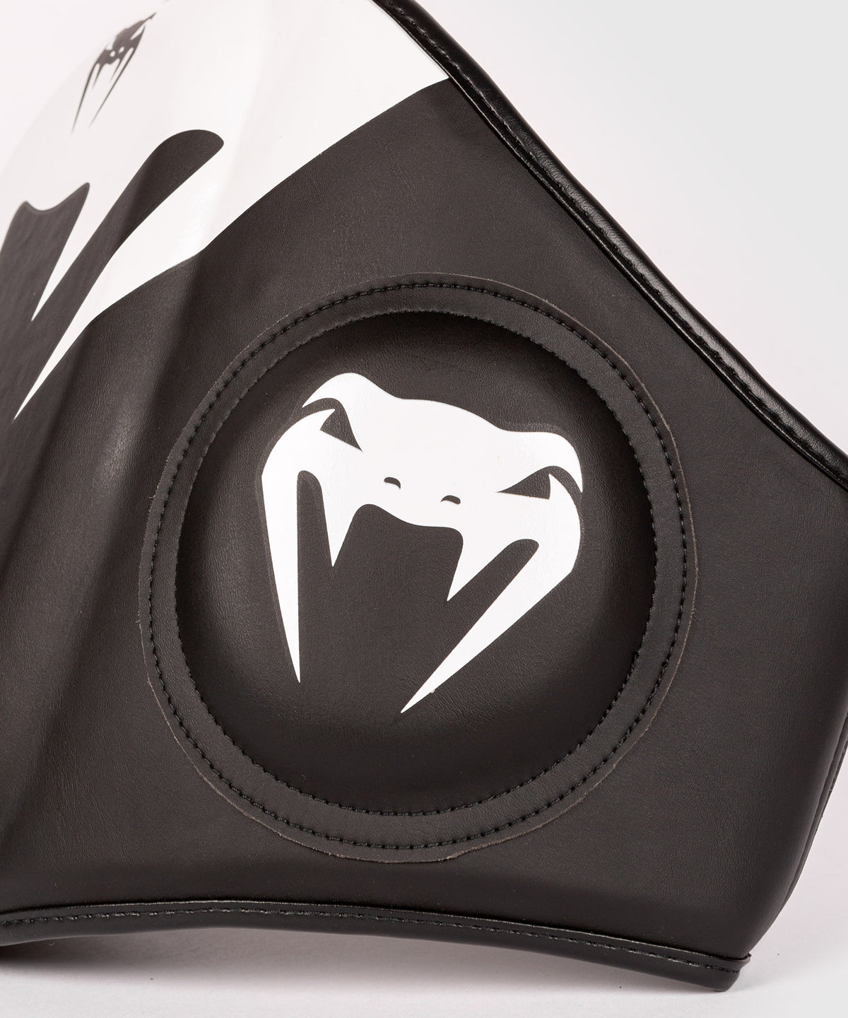Venum Elite Protector de Abdomen – Negro/Blanco