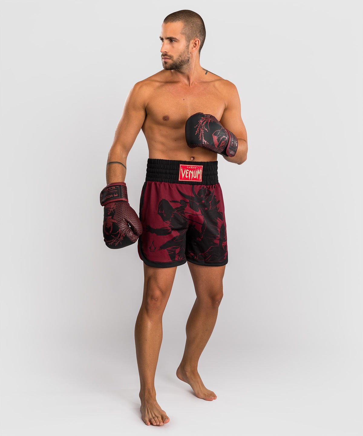Short de Boxe pour Hommes Venum x Assassin’s Creed Shadows - Bordeaux/Noir