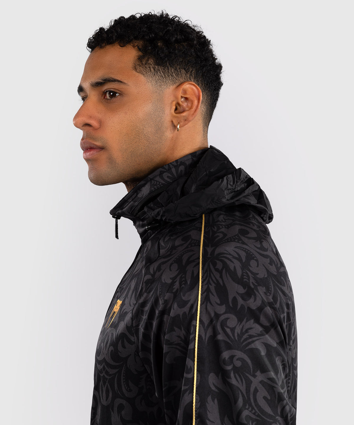Venum x Topuria Unmatched Edition Chaqueta de Entrenamiento - Negro/Dorado