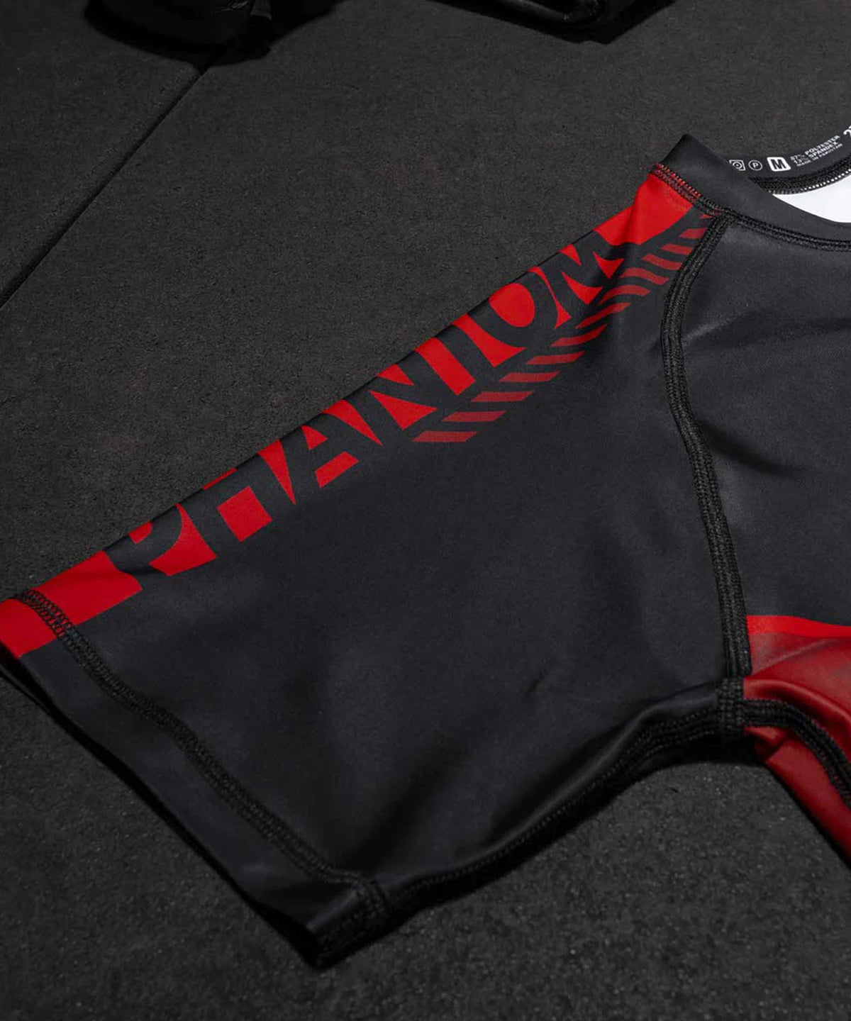 Phantom Athletics Evo Apex Rashguard - Nero/Rosso