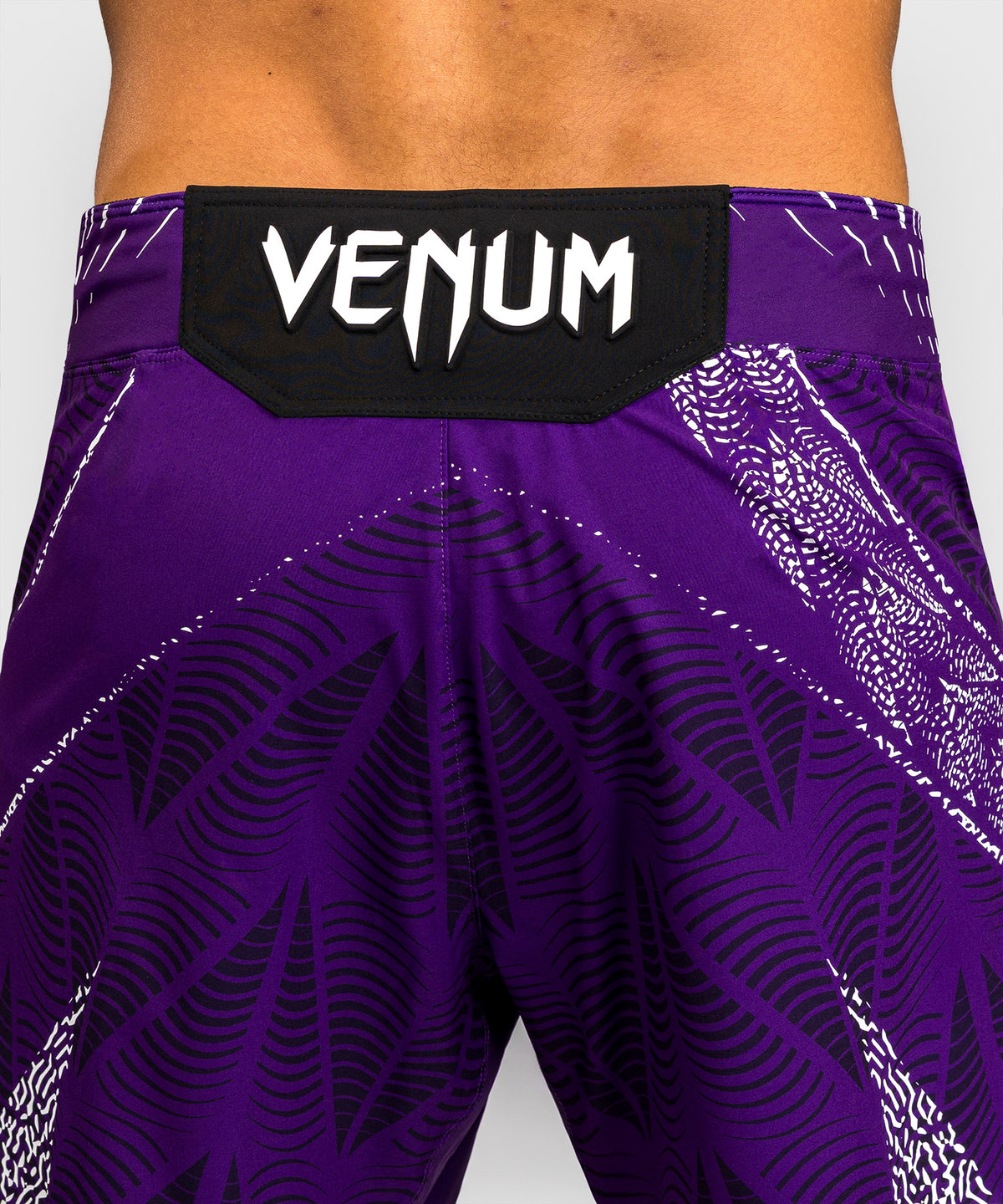 UFC Zenith by Venum Authentic Fight Night Short de pelea ajuste corto Hombre - Morado