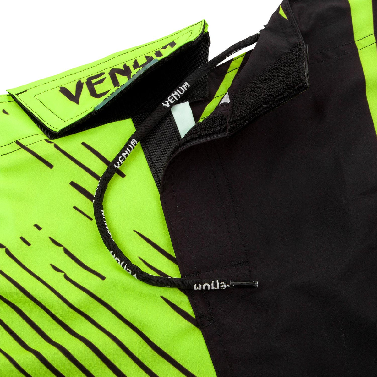 Fightshort court Venum Training Camp 2.0 - Noir/Jaune Fluo