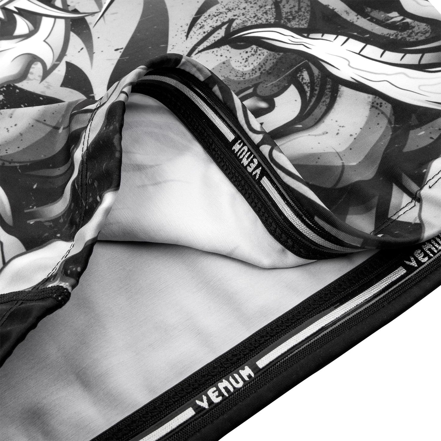 Venum Devil Rashguard - Long Sleeve - White/Black