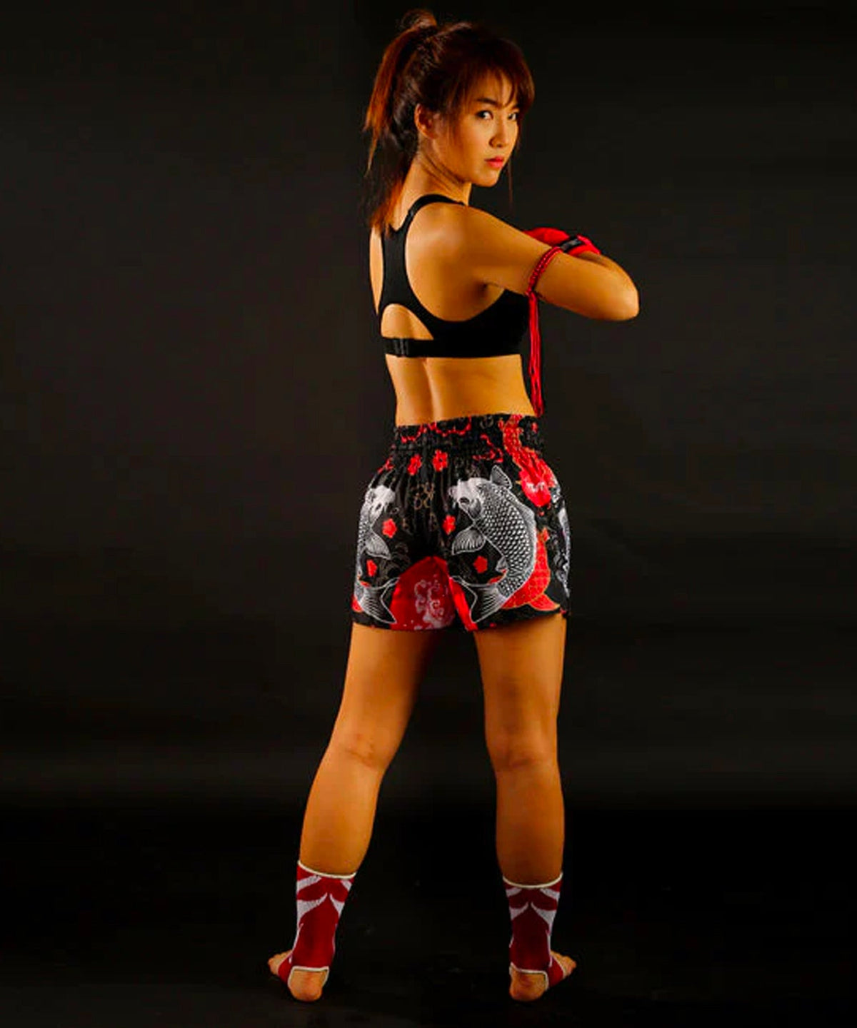 Tuff Japanese Koi Fish Pantaloncini da Muay Thai - Nero