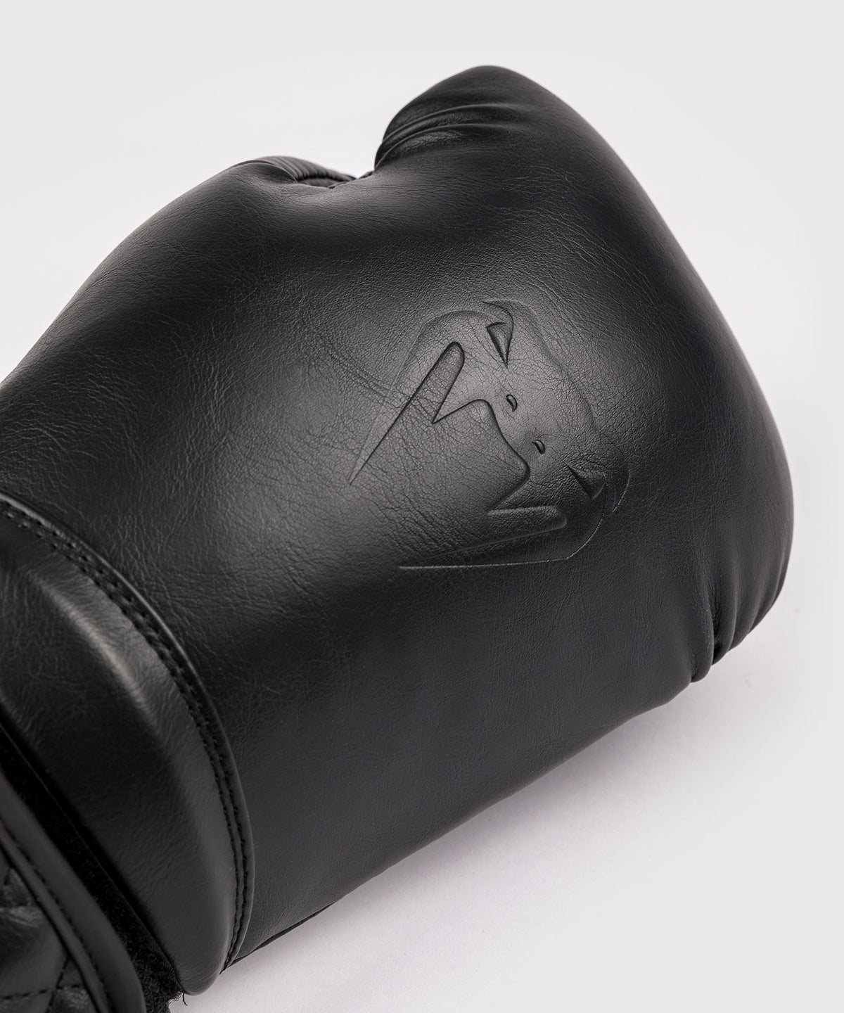 Venum Impact Classic Boxhandschuhe - Schwarz