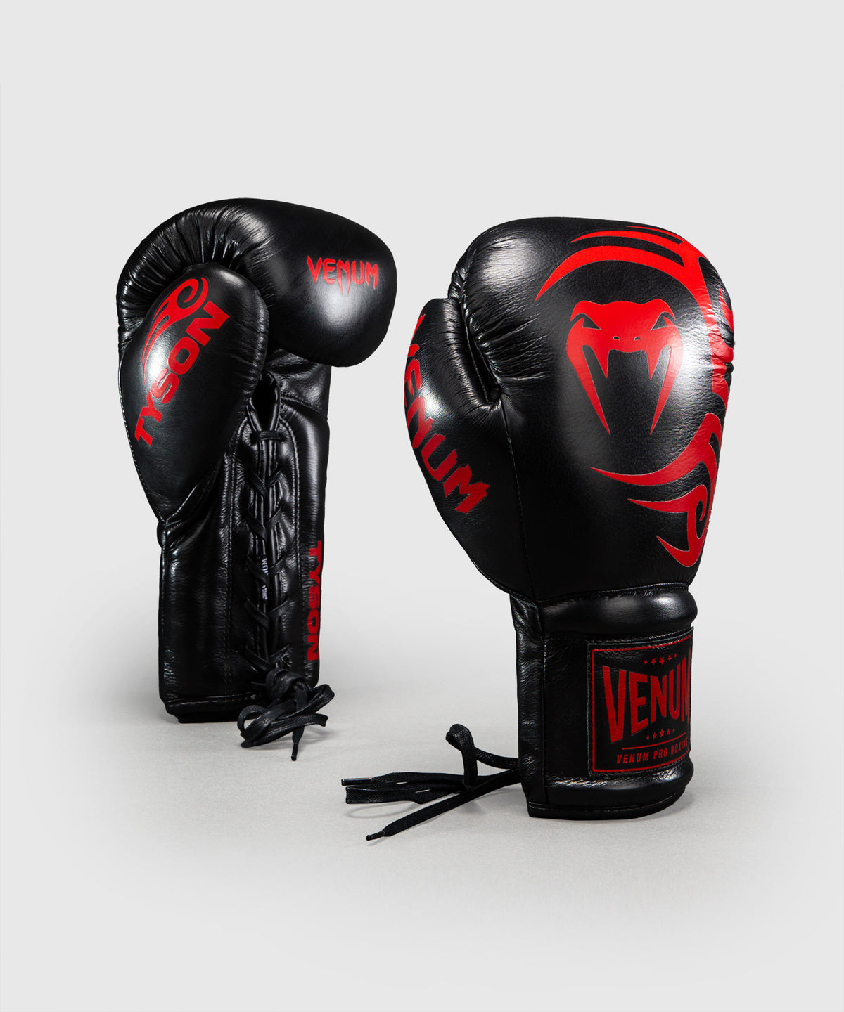 Gants de boxe Venum Giant 2.0 Mike Tyson Pro avec Lacets – Noir/Rouge - Sac inclus