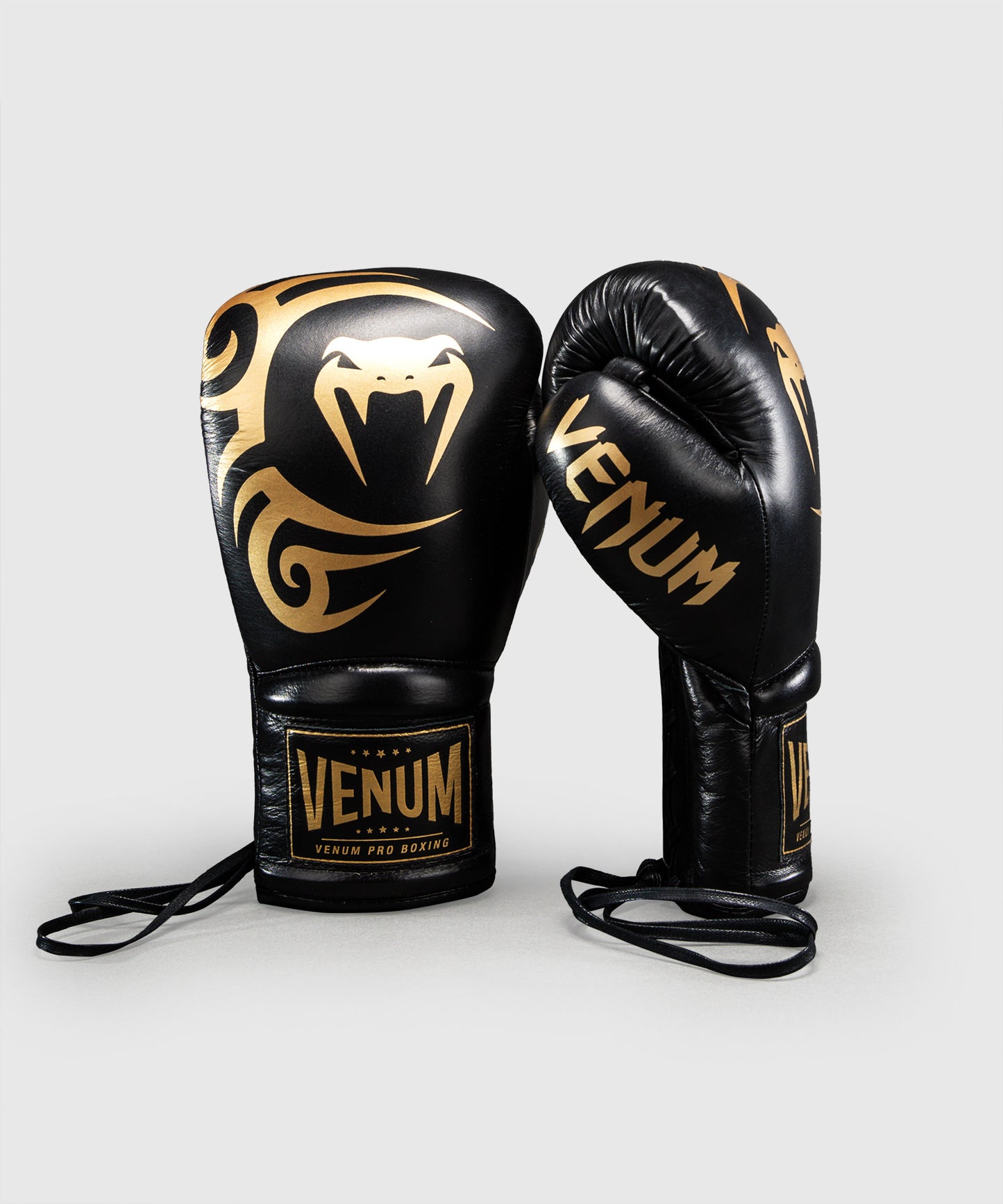 Venum Giant 2.0 Mike Tyson Pro Guantoni da boxe con lacci – Nero/Oro - Borsa inclusa