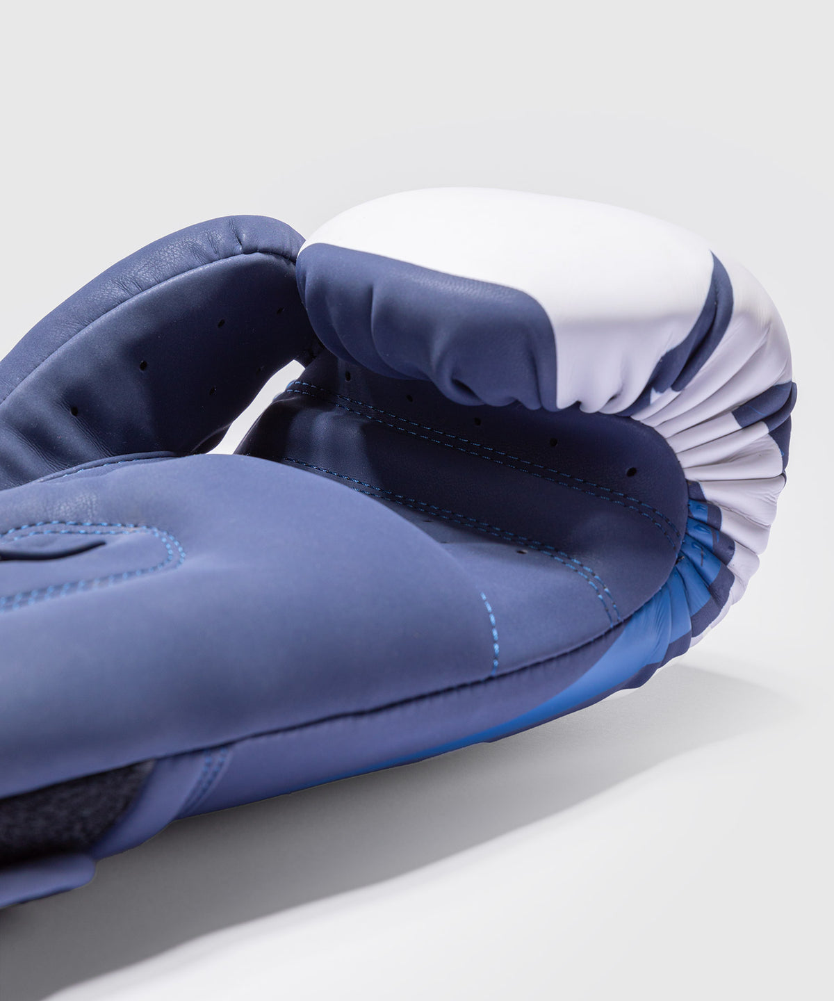 Venum Hurricane Boxhandschuhe – Mitternachtsblau/Weiß