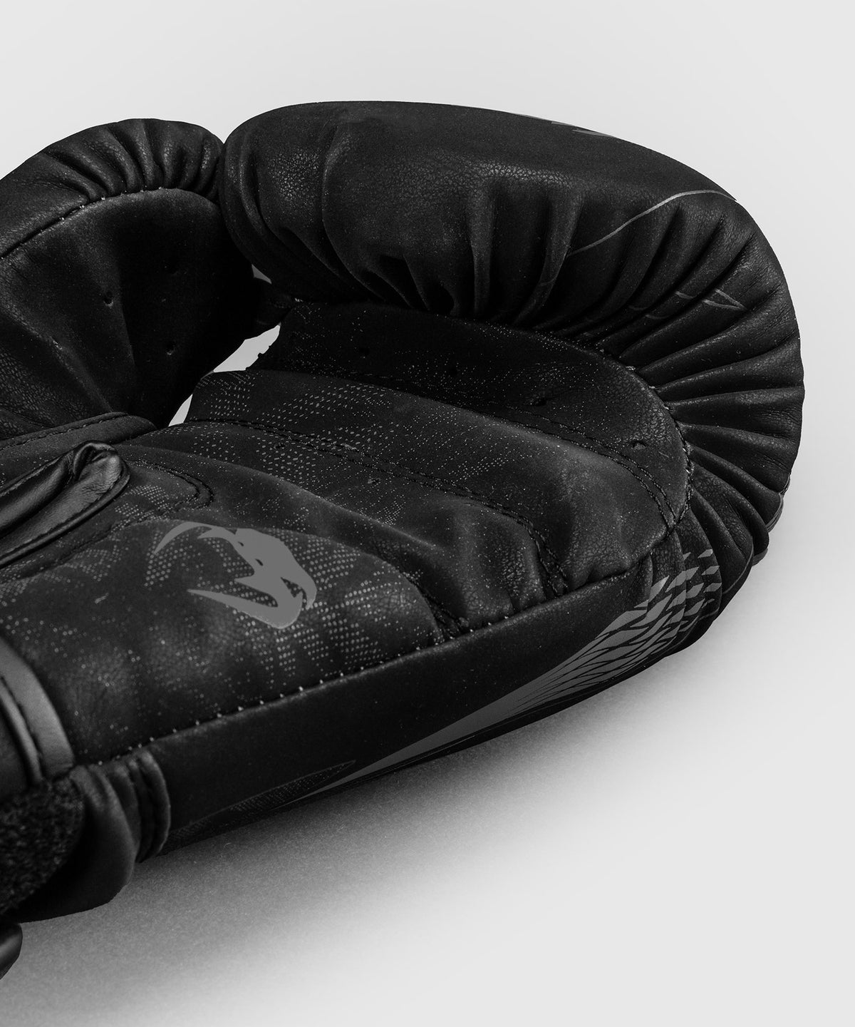 Venum Impact Amazonia Reborn Boxhandschuhe - Schwarz/Grau
