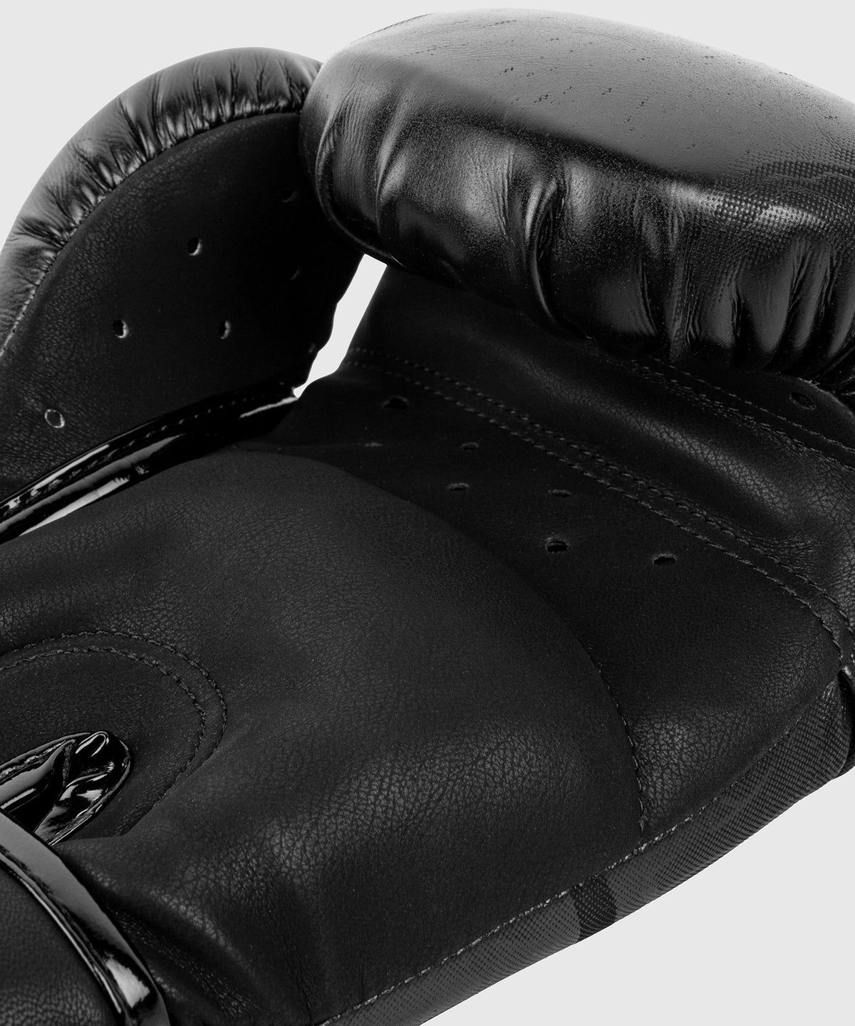 Gants de boxe Venum Devil - Noir/Noir