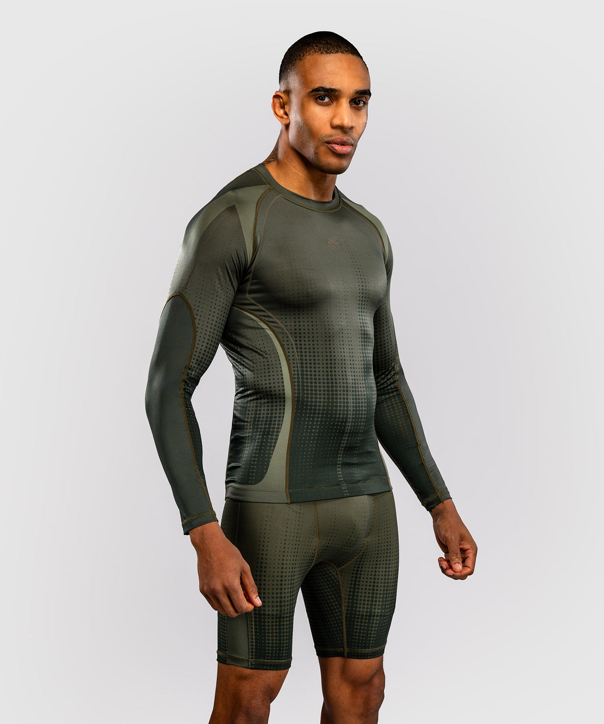 Venum Stealth Rashguard Manga Larga – Caqui/Verde Oscuro