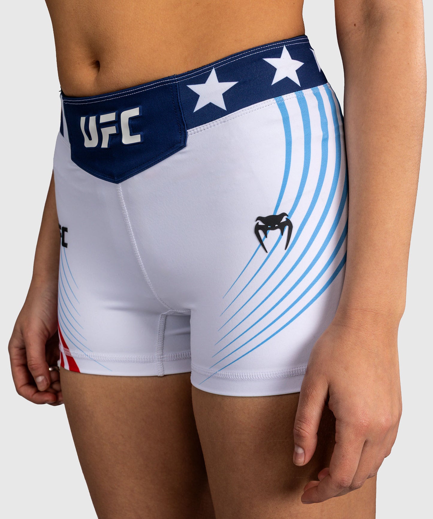 Official UFC Freedom 250 by Venum Authentic Short Vale Tudo coupe courte pour femme - Blanc